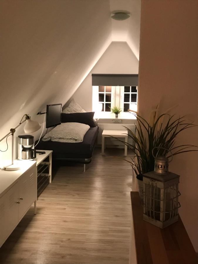 Apartment Am Wall Emden Bagian luar foto