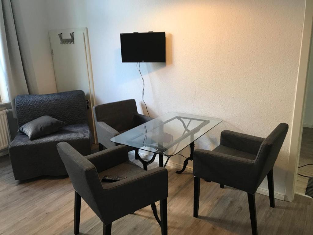Apartment Am Wall Emden Bagian luar foto