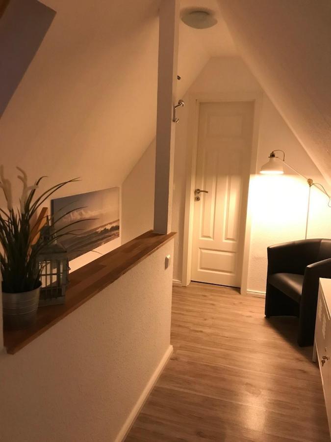 Apartment Am Wall Emden Bagian luar foto