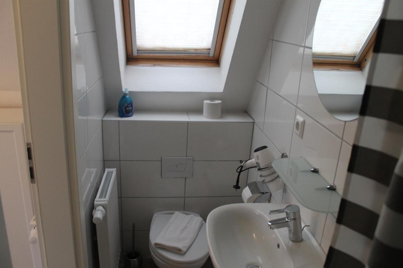 Apartment Am Wall Emden Bagian luar foto