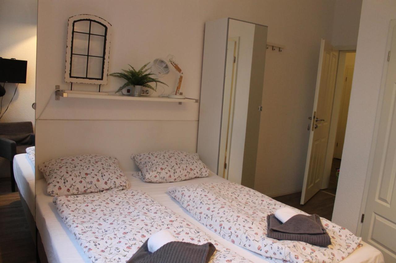 Apartment Am Wall Emden Bagian luar foto