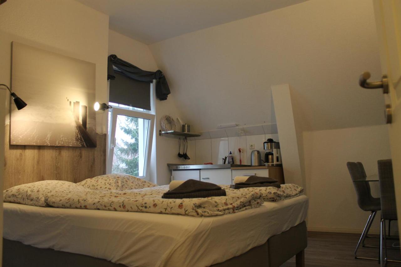 Apartment Am Wall Emden Bagian luar foto